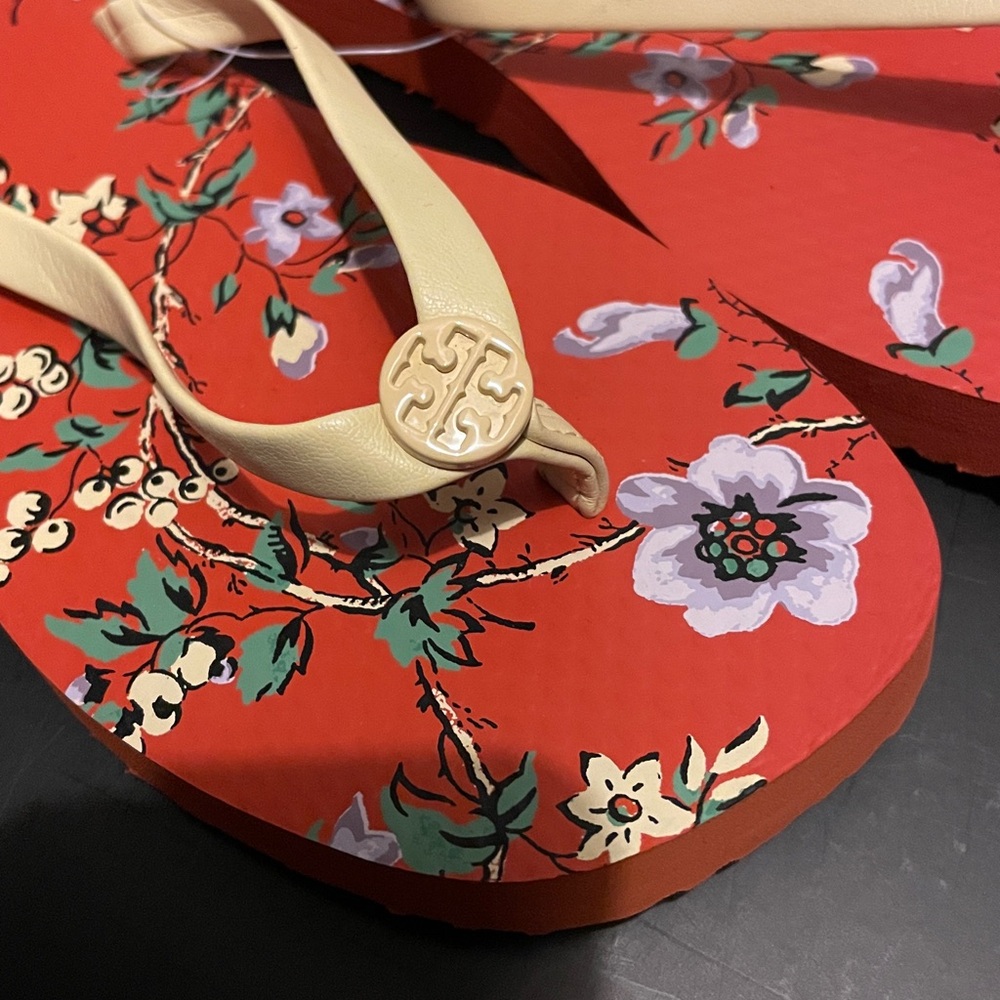 Tory Burch flip flops size 6 bag included - Picture 3 of 5